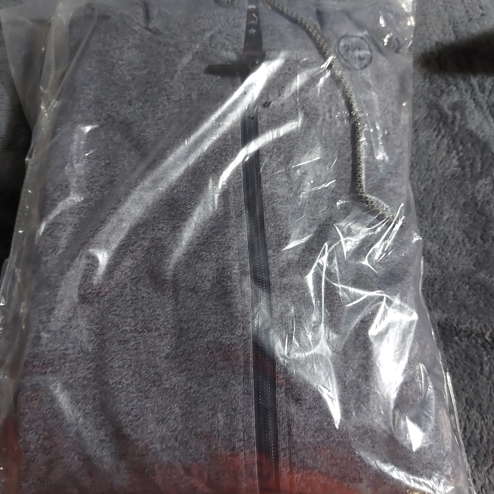 Jogging suits - Picture 5 of 6